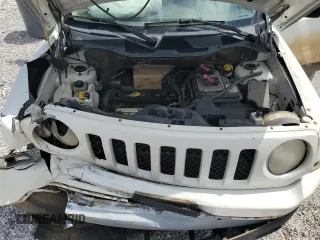 2013 Jeep Patriot Sport z VIN 1C4NJPBA5DD214479, wystawiony jako Copart lot #57442125 z przebiegiem 311 252 mil mil oraz Czysty tytuł • Clean title. Historia ofert i sprzedaży dostępna na DreamBid. Obrazek 11.