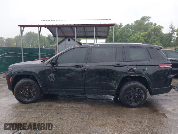 2024 Jeep Grand Cherokee Limited with VIN 1C4RJKBG4R8926264, listed as a IAAI auction lot 42361628 with 23,195 mi miles and . Bid and sale history available at DreamBid. Image 14.