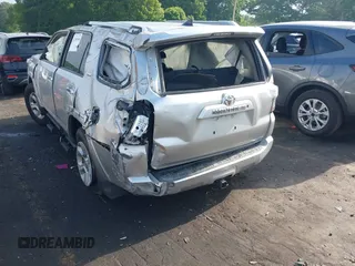 2017 Toyota 4Runner SR5 with VIN JTEZU5JR7H5162840, listed as a IAAI auction lot 42155306 with 155,606 mi miles and . Bid and sale history available at DreamBid. Image 3.