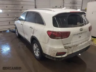2019 Kia Sorento LX with VIN 5XYPGDA31KG574100, listed as a IAAI auction lot 41628213 with 111,305 mi miles. Bid and sale history available at carsss.com. Image 3.