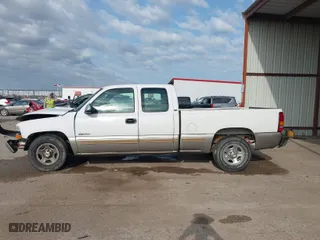 2001 Chevrolet Silverado 1500 LS with VIN 2GCEC19T111123764, listed as a IAAI auction lot 41902984 with 198,541 mi miles. Bid and sale history available at carsss.com. Image 14.
