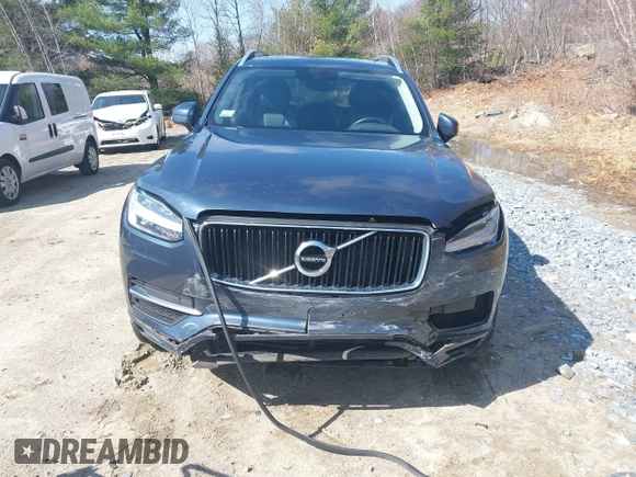 2018 Volvo XC90 Momentum with VIN YV4102PK7J1351715, listed as a IAAI auction lot 41901889 with 97,513 mi miles. Bid and sale history available at carsss.com. Image 12.