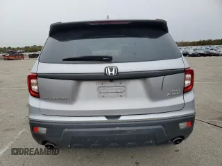 2021 Honda Passport Sport with VIN 5FNYF8H21MB031691, listed as a Copart auction lot 41440845 with 32,366 mi miles and Salvage title. Bid and sale history available at DreamBid. Image 6.