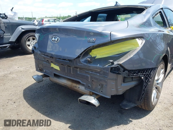 2014 Hyundai Genesis Coupe 2.0T with VIN KMHHT6KD6EU114447, listed as a IAAI auction lot 42561898 with 101,453 mi miles and . Bid and sale history available at DreamBid. Image 14.