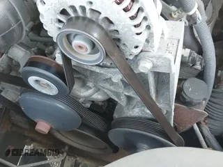 2011 Chevrolet Suburban LS z VIN 1GNSKHE30BR170658, wystawiony jako IAAI lot #42542189 z przebiegiem 148 939 mil mil oraz . Historia ofert i sprzedaży dostępna na DreamBid. Obrazek 19.