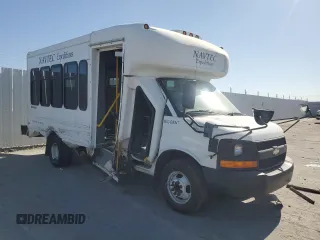 2007 Chevrolet Express Commercial C7L DRW with VIN 1GBJG31U971178937, listed as a Copart auction lot 61300724 with Not Provided miles and Salvage Title. Bid and sale history available at carsss.com. Image 1.