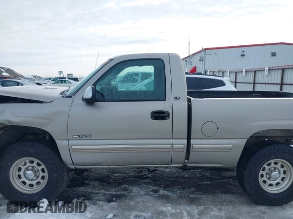2000 Chevrolet Silverado 1500 with VIN 1GCEK14T1YZ362274, listed as a IAAI auction lot 41636856 with 136,879 mi miles. Bid and sale history available at carsss.com. Image 15.