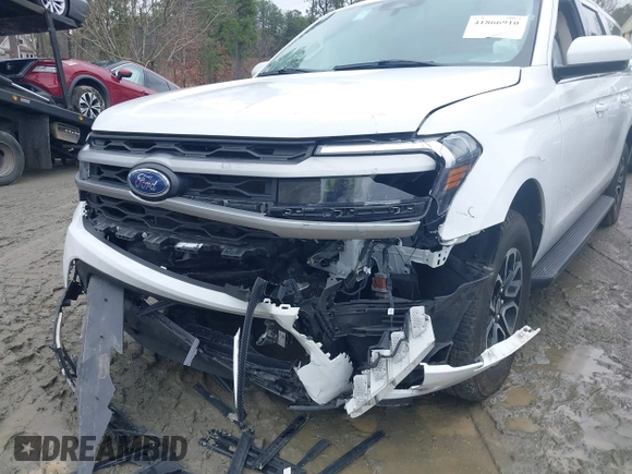 2024 Ford Expedition Max XLT with VIN 1FMJK1J83REA30890, listed as a IAAI auction lot 41866910 with 37,153 mi miles and . Bid and sale history available at DreamBid. Image 6.