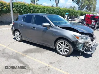 2015 Lexus CT 200h z VIN JTHKD5BH9F2215210, wystawiony jako IAAI lot #42266502 z przebiegiem 229 754 mil mil oraz . Historia ofert i sprzedaży dostępna na DreamBid. Obrazek 1.