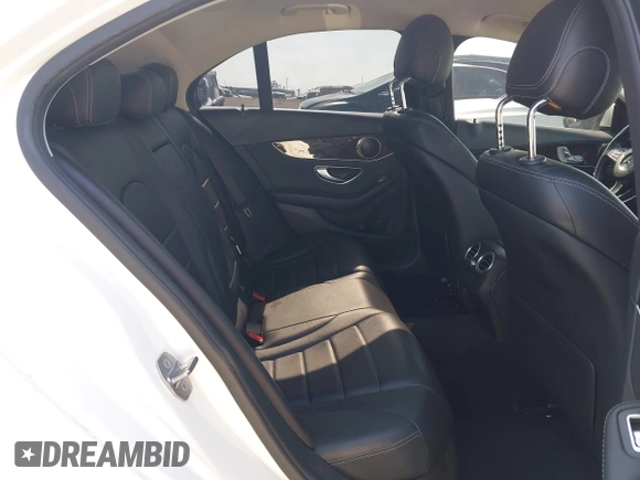 2017 Mercedes-Benz C 300 с VIN 55SWF4JB6HU188700, выставлен на аукционе IAAI как лот 42390502 с пробегом 105 653 миль миль и . История ставок и продаж доступна на DreamBid. Изображение 8.