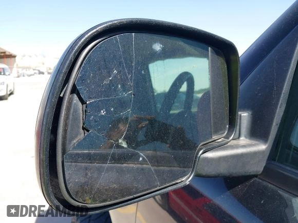 2004 Chevrolet Tahoe LT with VIN 1GNEC13ZX4R234118, listed as a IAAI auction lot 41840881 with 360,534 mi miles and . Bid and sale history available at DreamBid. Image 12.