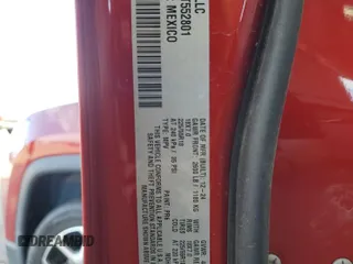 2025 Jeep Compass Limited z VIN 3C4NJDCN9ST552801, wystawiony jako Copart lot #64312945 z przebiegiem 3 401 mil mil oraz Szkoda całkowita • Salvage title. Historia ofert i sprzedaży dostępna na DreamBid. Obrazek 14.
