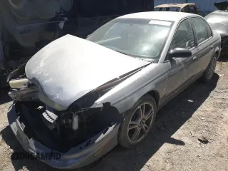 1999 Saturn SL z VIN 1G8ZK5271XZ316032, wystawiony jako Copart lot #50663015 z przebiegiem 164 288 mil mil oraz Nie do naprawy. Historia ofert i sprzedaży dostępna na DreamBid. Obrazek 1.