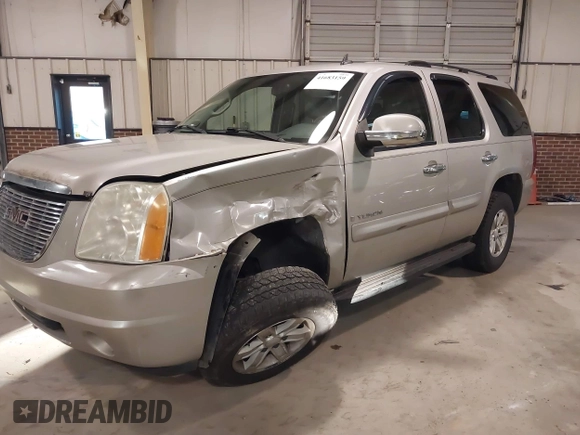 2007 GMC Yukon SLT with VIN 1GKFK13007R253674, listed as a IAAI auction lot 41683159 with 207,778 mi miles. Bid and sale history available at carsss.com. Image 2.