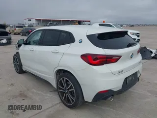 2023 BMW X2 sDrive28i z VIN WBXYH9C04P5V72846, wystawiony jako IAAI lot #41479964 z przebiegiem 29 644 mil mil oraz . Historia ofert i sprzedaży dostępna na DreamBid. Obrazek 3.