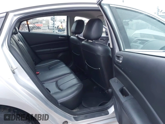 2011 Mazda Mazda6 i Sport with VIN 1YVHZ8BH3B5M01777, listed as a IAAI auction lot 40861511 with 196,492 mi miles. Bid and sale history available at carsss.com. Image 8.