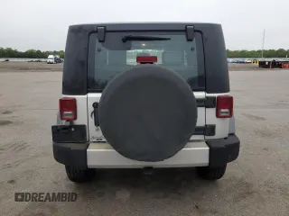 2008 Jeep Wrangler X z VIN 1J4FA24188L648342, wystawiony jako Copart lot #59883735 z przebiegiem 166 889 mil mil oraz Czysty tytuł • Clean title. Historia ofert i sprzedaży dostępna na DreamBid. Obrazek 6.