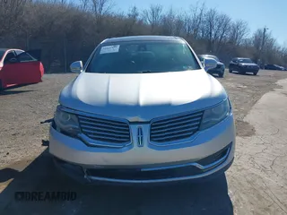 2016 Lincoln MKX Reserve with VIN 2LMTJ8LP1GBL36721, listed as a IAAI auction lot 41826292 with 1 mi miles. Bid and sale history available at carsss.com. Image 13.