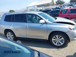 2008 Toyota Highlander Hybrid with VIN JTEEW41AX82008556, listed as a IAAI auction lot 41409295 with 201,687 mi miles. Bid and sale history available at carsss.com. Image 14.