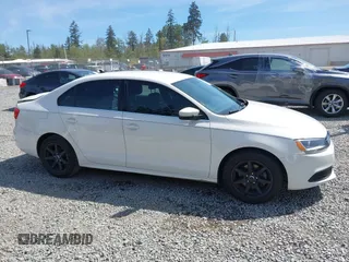 2013 Volkswagen Jetta TDI w/Premium с VIN 3VWLL7AJXDM388780, выставлен на аукционе IAAI как лот 42167972 с пробегом 189 950 миль миль и . История ставок и продаж доступна на DreamBid. Изображение 13.