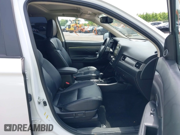 2020 Mitsubishi Outlander SE z VIN JA4AD3A33LZ006114, wystawiony jako IAAI lot #42288365 z przebiegiem 87 153 mil mil oraz . Historia ofert i sprzedaży dostępna na DreamBid. Obrazek 5.