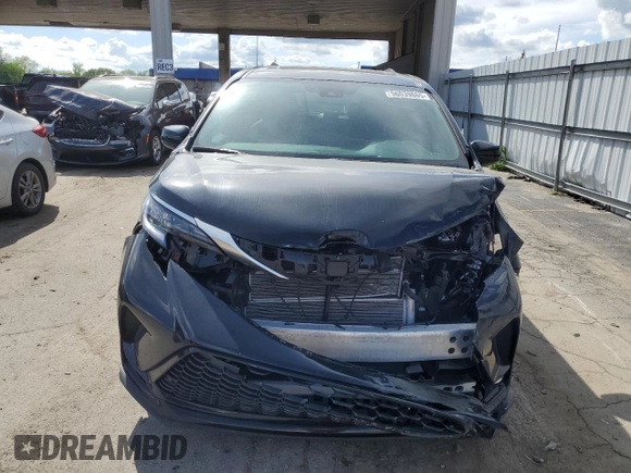 2024 Toyota Sienna XSE z VIN 5TDXSKFC0RS154398, wystawiony jako Copart lot #56039665 z przebiegiem 15 416 mil mil oraz Szkoda całkowita • Salvage title. Historia ofert i sprzedaży dostępna na DreamBid. Obrazek 5.
