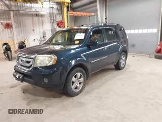 2011 Honda Pilot EX-L with VIN 5FNYF4H52BB038651, listed as a IAAI auction lot 41868695 with 281,683 mi miles. Bid and sale history available at carsss.com. Image 2.