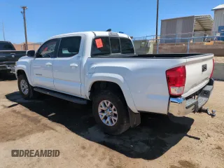 2017 Toyota Tacoma SR5 z VIN 5TFAZ5CN5HX048708, wystawiony jako Copart lot #53750475 z przebiegiem 104 861 mil mil oraz Szkody całkowita. Historia ofert i sprzedaży dostępna na DreamBid. Obrazek 2.