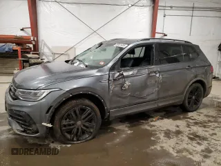 2022 Volkswagen Tiguan SE R-Line Black with VIN 3VV8B7AX3NM095130, listed as a Copart auction lot 88801635 with 49,465 mi miles and Salvage Title. Bid and sale history available at DreamBid. Image 1.