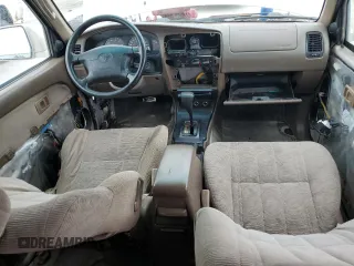 1999 Toyota 4Runner SR5 z VIN JT3GN86RXX0097565, wystawiony jako Copart lot #59844465 z przebiegiem Nie podano mil oraz Czysty tytuł • Clean title. Historia ofert i sprzedaży dostępna na DreamBid. Obrazek 8.