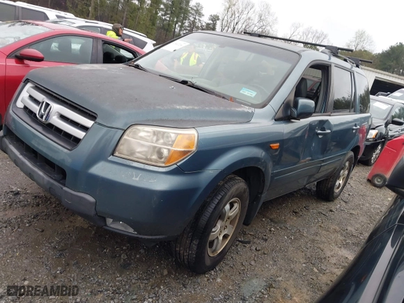 2008 Honda Pilot EX-L with VIN 5FNYF285X8B007693, listed as a IAAI auction lot 41802234 with 187,338 mi miles. Bid and sale history available at carsss.com. Image 2.