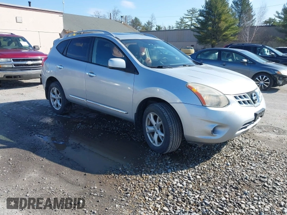 2011 Nissan Rogue SV z VIN JN8AS5MV1BW682862, wystawiony jako IAAI lot #41932618 z przebiegiem 106 558 mil mil oraz . Historia ofert i sprzedaży dostępna na DreamBid. Obrazek 1.