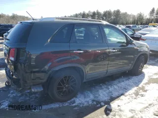 2011 Kia Sorento LX with VIN 5XYKTDA2XBG110154, listed as a Copart auction lot 44593715 with 0 mi miles and Salvage Title. Bid and sale history available at carsss.com. Image 3.