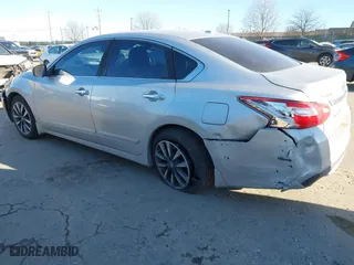 2016 Nissan Altima 2.5 SL with VIN 1N4AL3AP8GC112214, listed as a IAAI auction lot 41328138 with 131,288 mi miles. Bid and sale history available at carsss.com. Image 3.