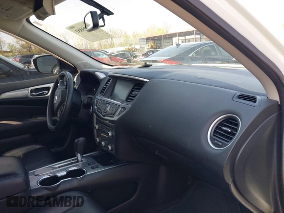 2017 Nissan Pathfinder SV z VIN 5N1DR2MN7HC695396, wystawiony jako IAAI lot #41899881 z przebiegiem 162 061 mil mil oraz . Historia ofert i sprzedaży dostępna na DreamBid. Obrazek 5.