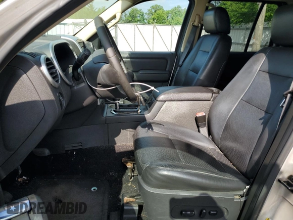 2006 Mercury Mountaineer Premier z VIN 4M2EU48846ZJ04114, wystawiony jako Copart lot #60983025 z przebiegiem 139 121 mil mil oraz Czysty tytuł • Clean title. Historia ofert i sprzedaży dostępna na DreamBid. Obrazek 7.
