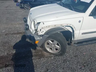 2007 Jeep Liberty Sport z VIN 1J4GL48K77W641490, wystawiony jako IAAI lot #42139494 z przebiegiem 110 746 mil mil oraz . Historia ofert i sprzedaży dostępna na DreamBid. Obrazek 6.