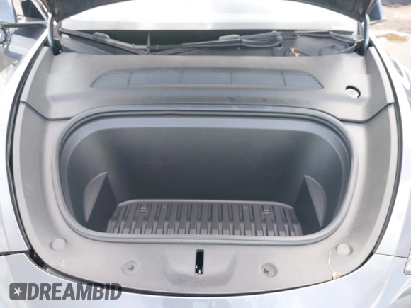 2022 Tesla Model Y Long Range with VIN 7SAYGAEE6NF341827, listed as a IAAI auction lot 41946388 with Not Provided miles and . Bid and sale history available at DreamBid. Image 10.