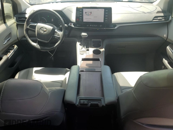 2021 Toyota Sienna XLE with VIN 5TDYRKEC1MS064669, listed as a Copart auction lot 57818955 with 120,181 mi miles and Salvage title. Bid and sale history available at DreamBid. Image 8.