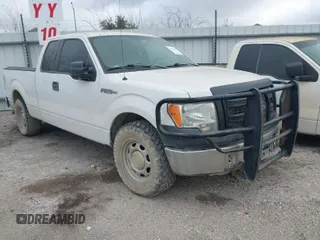 2014 Ford F-150 XL with VIN 1FTFX1CF6EKG22786, listed as a IAAI auction lot 41633180 with 114,966 mi miles. Bid and sale history available at carsss.com. Image 1.
