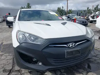 2013 Hyundai Genesis Coupe 2.0T R-Spec with VIN KMHHT6KD6DU104354, listed as a IAAI auction lot 41583865 with 134,104 mi miles. Bid and sale history available at carsss.com. Image 6.