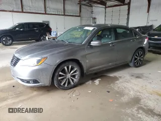 2012 Chrysler 200 S with VIN 1C3CCBHG8CN176470, listed as a Copart auction lot 47597605 with 201,572 mi miles and Salvage Title. Bid and sale history available at carsss.com. Image 1.