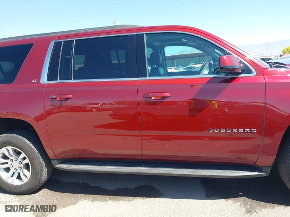 2019 Chevrolet Suburban LT with VIN 1GNSKHKC3KR298509, listed as a IAAI auction lot 42008133 with 101,253 mi miles. Bid and sale history available at carsss.com. Image 14.