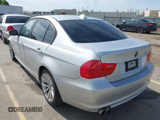 2011 BMW 3 Series 328i with VIN WBAPH5C51BA441481, listed as a IAAI auction lot 41891465 with 116,780 mi miles and . Bid and sale history available at carsss.com. Image 3.