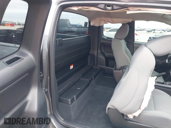 2016 Toyota Tacoma SR with VIN 5TFRX5GN7GX064572, listed as a IAAI auction lot 41640013 with 70,659 mi miles and . Bid and sale history available at carsss.com. Image 8.