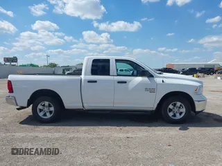 2020 Ram 1500 Tradesman z VIN 1C6RR6FG7LS114713, wystawiony jako IAAI lot #42227405 z przebiegiem 115 012 mil mil oraz . Historia ofert i sprzedaży dostępna na DreamBid. Obrazek 13.