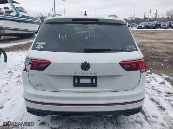 2023 Volkswagen Tiguan SE R-Line Black with VIN 3VVCB7AX6PM132085, listed as a IAAI auction lot 41278065 with 24,333 mi miles. Bid and sale history available at carsss.com. Image 17.