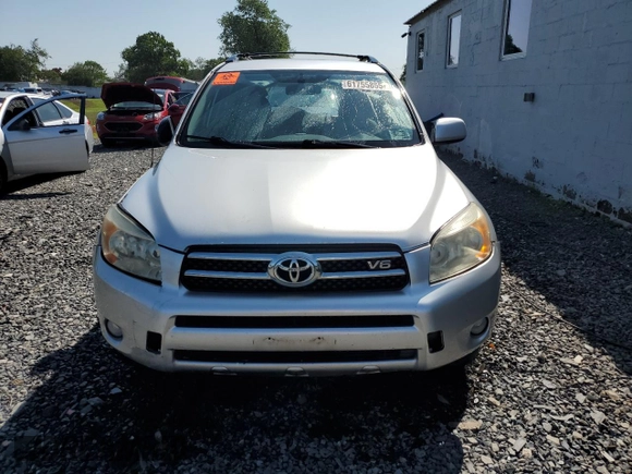 2008 Toyota RAV4 Limited with VIN JTMBK31V985051543, listed as a Copart auction lot 61755855 with 124,868 mi miles and Salvage title. Bid and sale history available at DreamBid. Image 5.