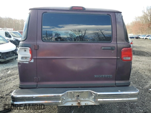 1999 Dodge Passenger z VIN 2B5WB35Z4XK558674, wystawiony jako Copart lot #50013815 z przebiegiem 140 979 mil mil oraz Szkoda całkowita • Salvage title. Historia ofert i sprzedaży dostępna na DreamBid. Obrazek 6.