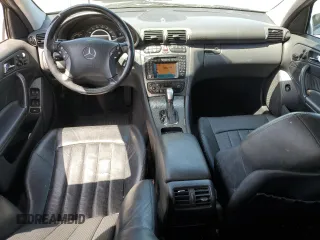 2002 Mercedes-Benz C z VIN WDBRF65JX2F142932, wystawiony jako Copart lot #56561925 z przebiegiem 191 142 mil mil oraz Szkoda całkowita • Salvage title. Historia ofert i sprzedaży dostępna na DreamBid. Obrazek 8.